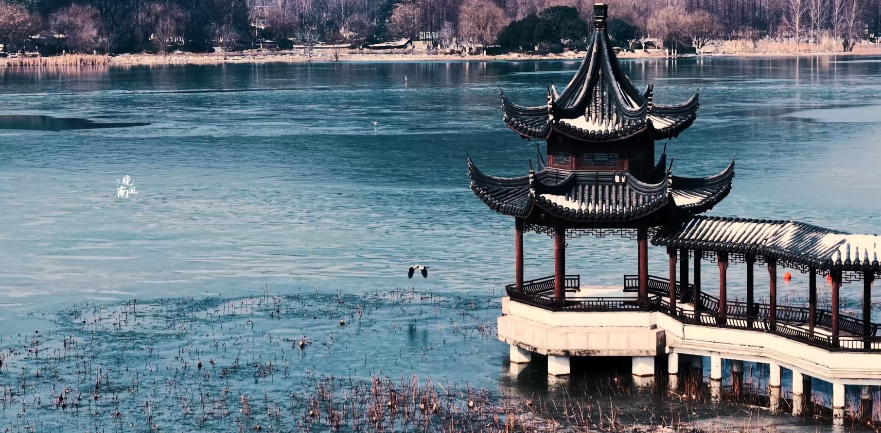 冰封玉湖